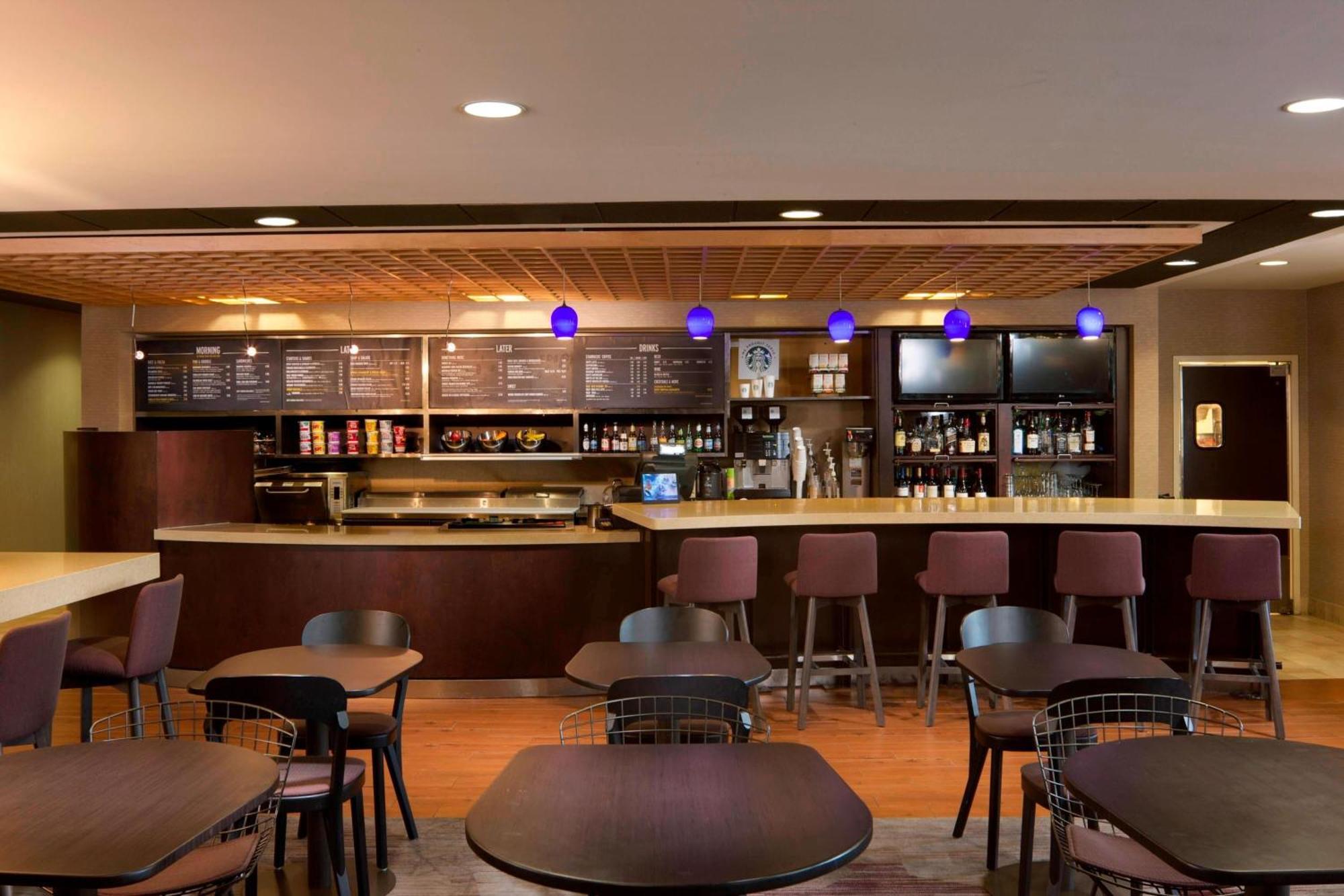 Courtyard By Marriott Jackson Hotel Екстериор снимка