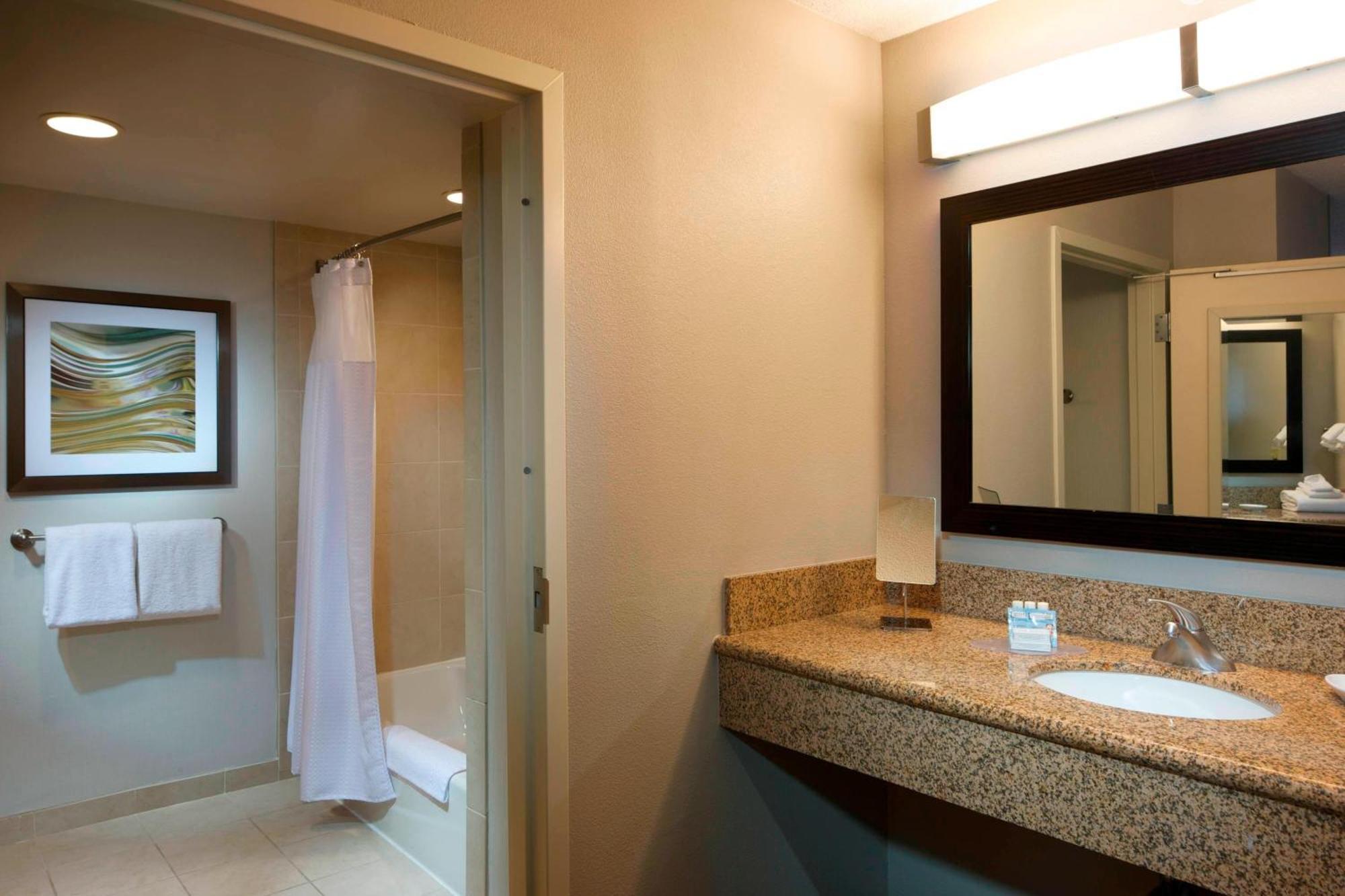 Courtyard By Marriott Jackson Hotel Екстериор снимка