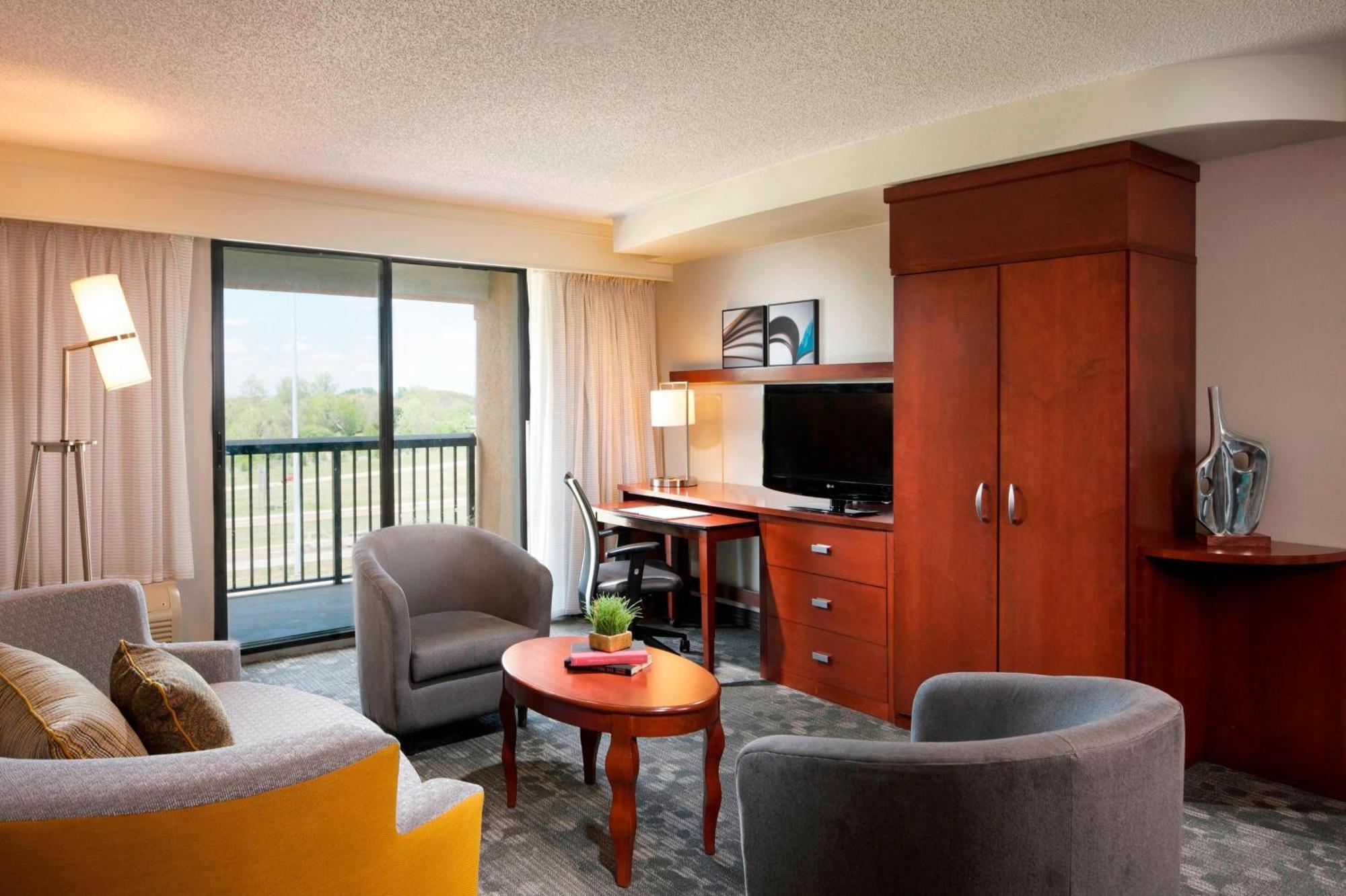 Courtyard By Marriott Jackson Hotel Екстериор снимка