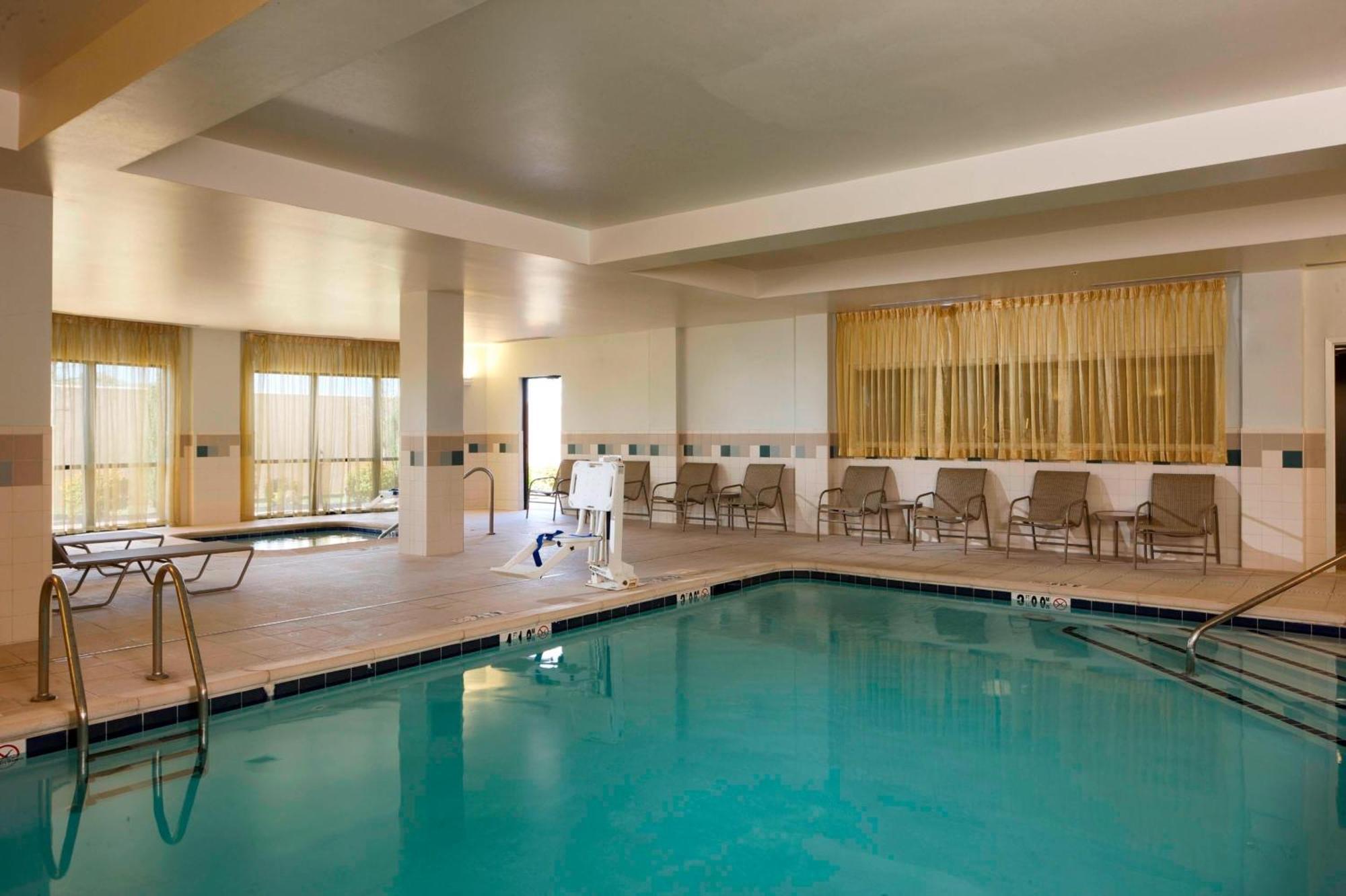 Courtyard By Marriott Jackson Hotel Екстериор снимка