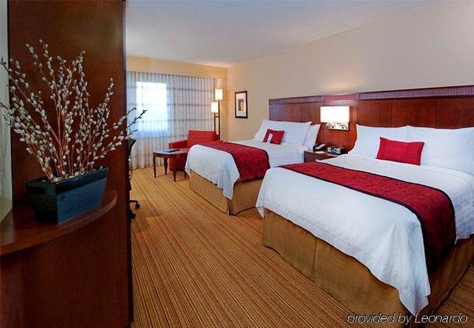 Courtyard By Marriott Jackson Hotel Стая снимка